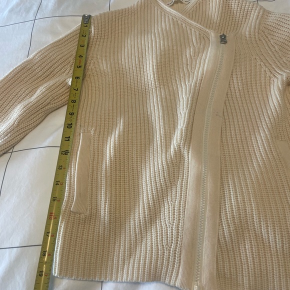 Athleta Sweater - size XS - Picture 10 of 10